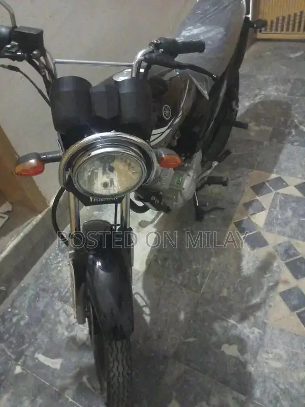 Yamaha YBZ 125 DX Motorcycle - 2021 Model Black