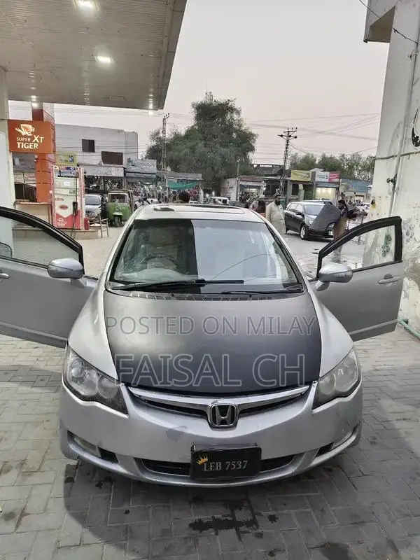 Honda Civic 2009 Reborn Sedan - Well Maintained Used Vehicle