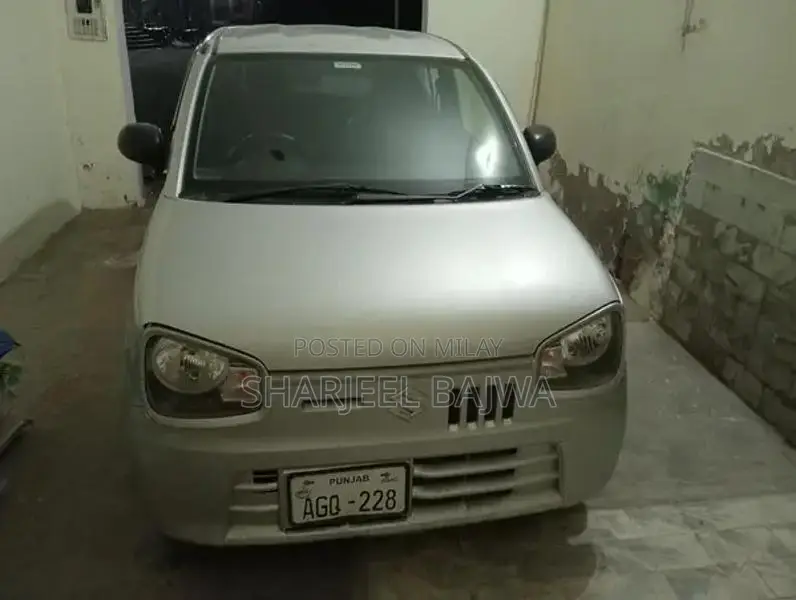 Suzuki Alto: Compact Family Hatchback with Excellent Fuel Efficiency