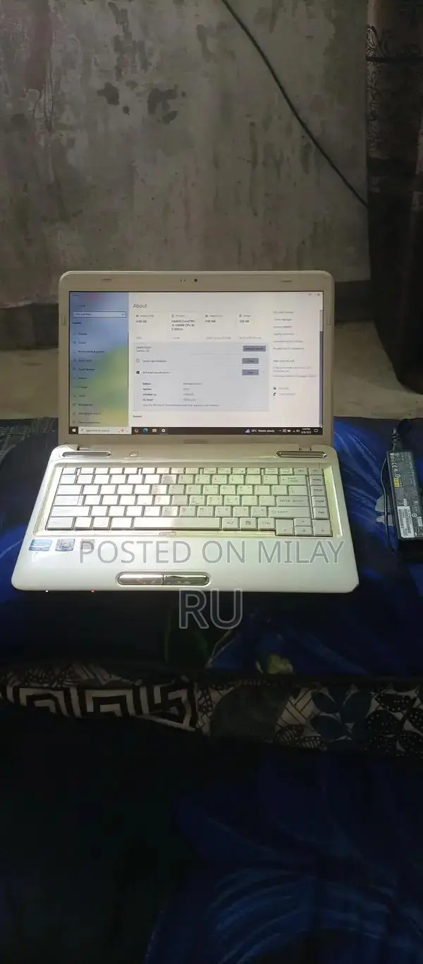 Toshiba L740 Laptop - Core i5, 256GB SSD, Windows 10