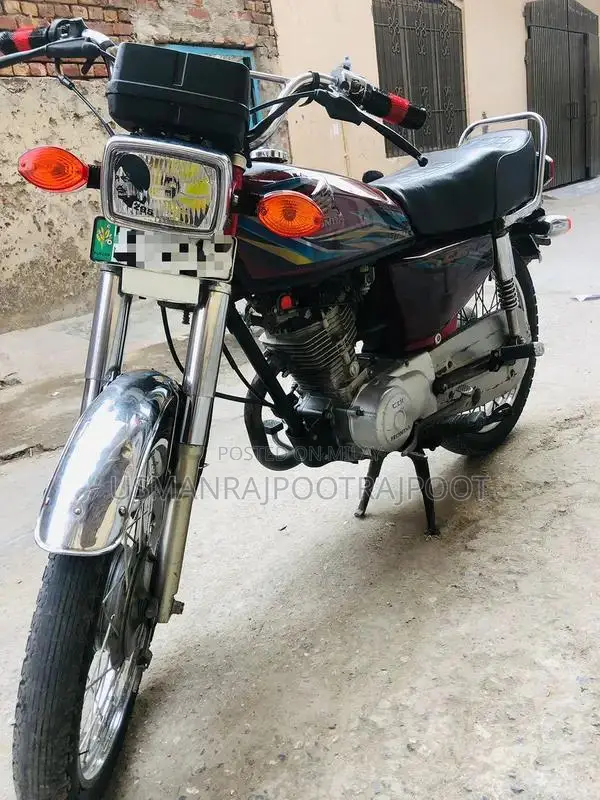 Honda 125 Motorcycle Engine - Fully Functional Single Cylinder