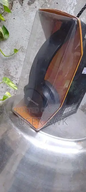 Space Aviator AV-560 Wired On-Ear Headphones with Mic