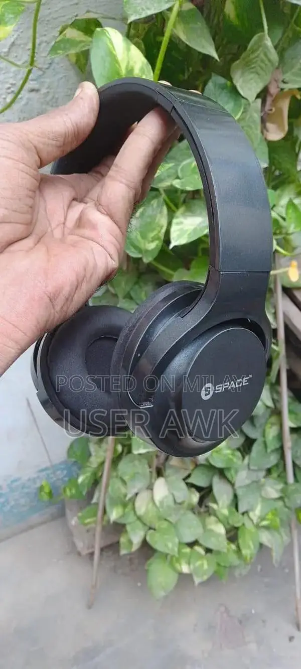 Space Aviator AV-560 Wired On-Ear Headphones with Mic