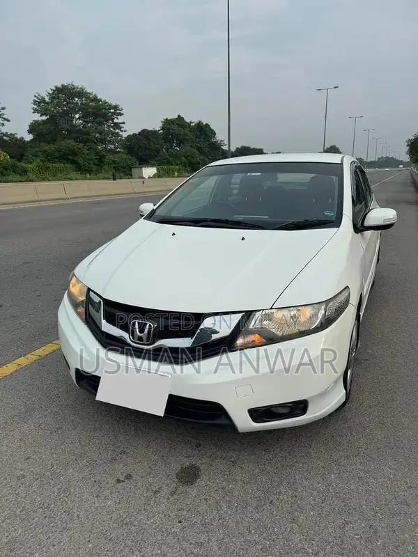 2018 Automatic Vehicle with Pristine Paint and Excellent Condition