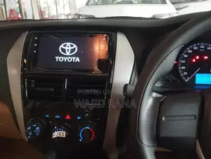 Toyota Yaris GLi Compact Sedan CVT Automatic