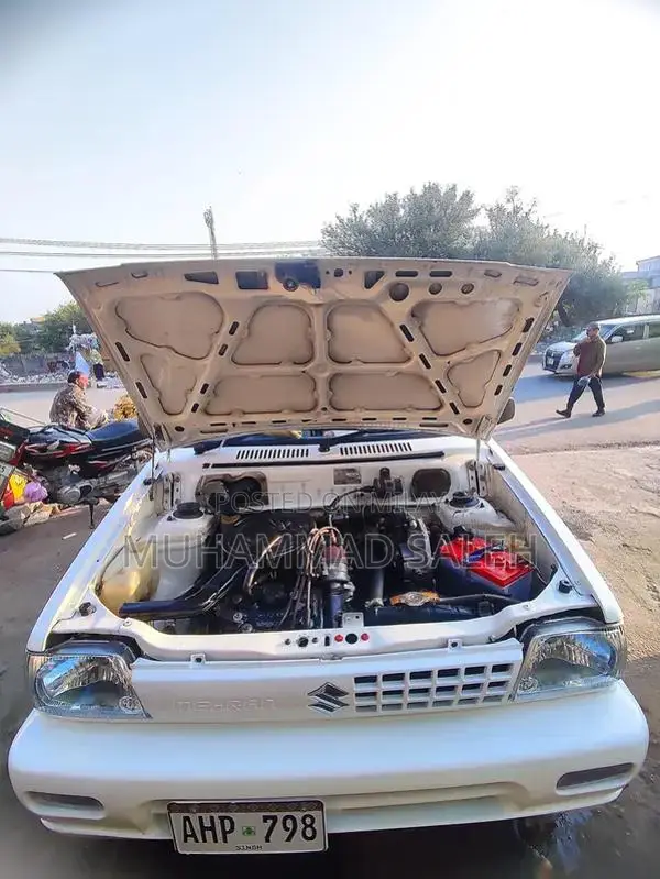 Suzuki Mehran VXR 2005 CNG Sedan - Showroom Condition