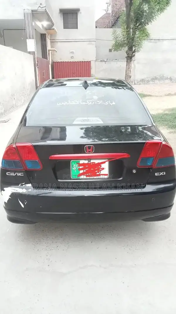 2005 Honda Civic EXi Sedan - Well Maintained Reliable Vehicle