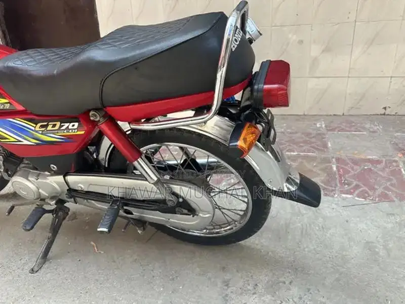 Honda 70 Motorcycle - Low Mileage 2021 Model