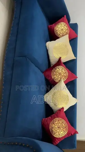 Modern Comfortable Sofa - Stylish Living Room Furniture