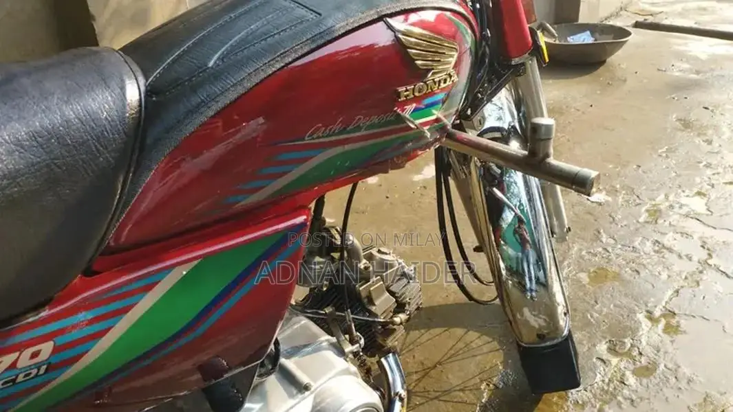 Honda CD 70 Motorcycle - Well-Maintained Classic Bike