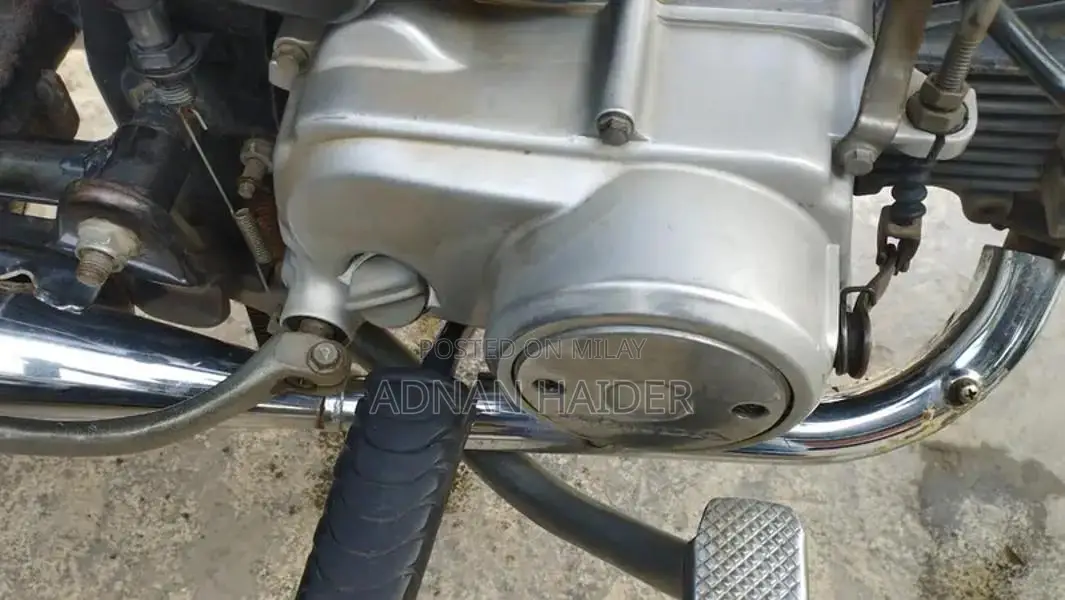 Honda CD 70 Motorcycle - Well-Maintained Classic Bike