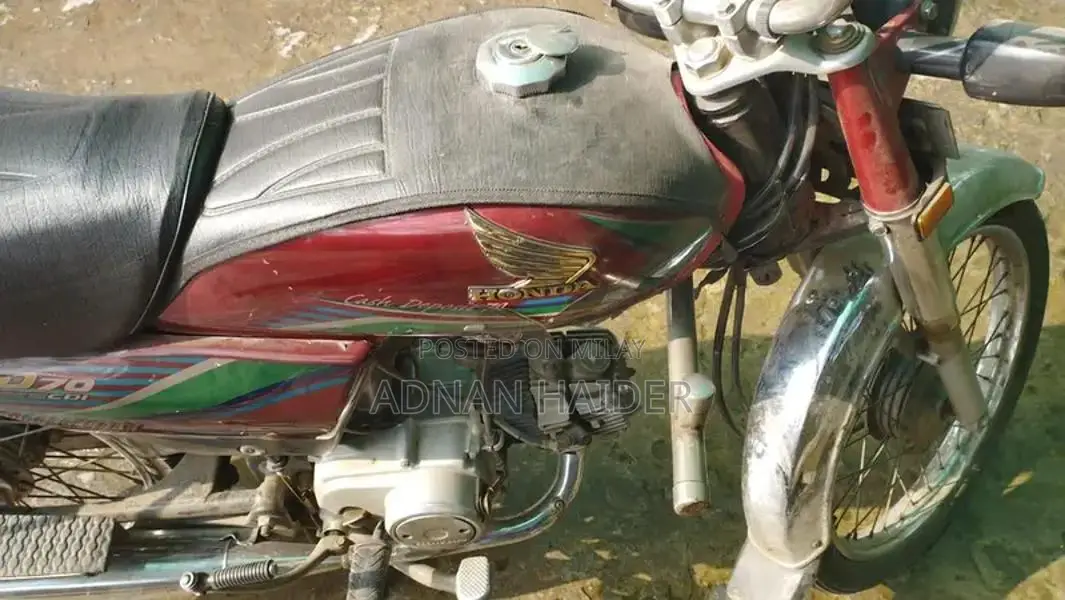 Honda CD 70 Motorcycle - Well-Maintained Classic Bike