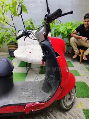 Metro A7 Electric Scooty 2023 - Versatile Urban Mobility Solution