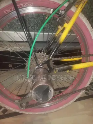 Photo - Classic Bicycle in Good Condition - Reliable Urban Transport