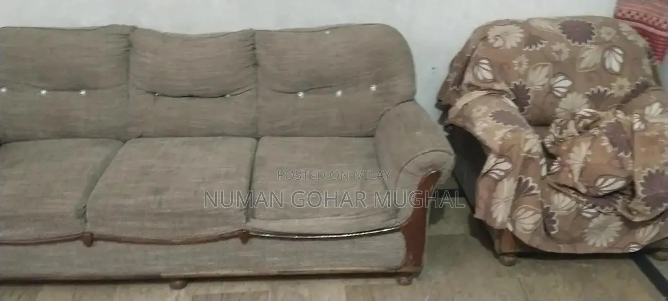 5 Seater Wooden Living Room Sofa Set with Upholstery