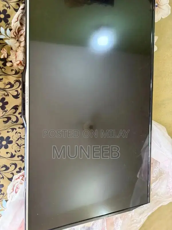 Changhong Ruba LED 40-inch TV with Damaged Panel