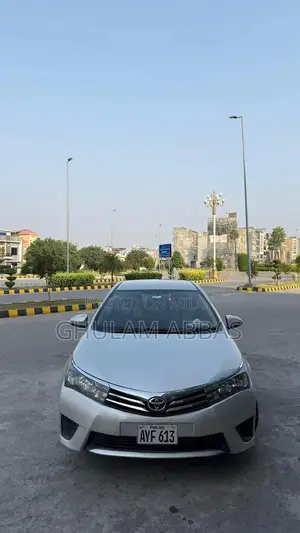 Photo - 17 Model Sedan Clean Condition Home Used Vehicle