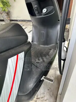 Photo - Evee C1 Air Electric Scooter - Low Mileage Urban Commuter