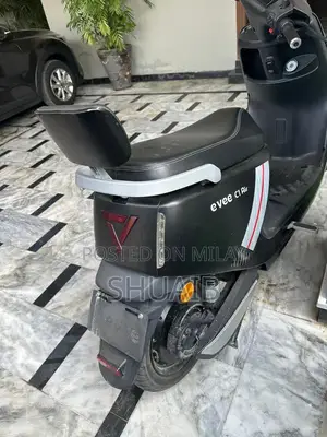 Evee C1 Air Electric Scooter - Low Mileage Urban Commuter