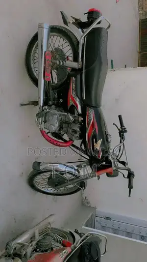 Photo - Honda 125cc Motorcycle 2011 Model