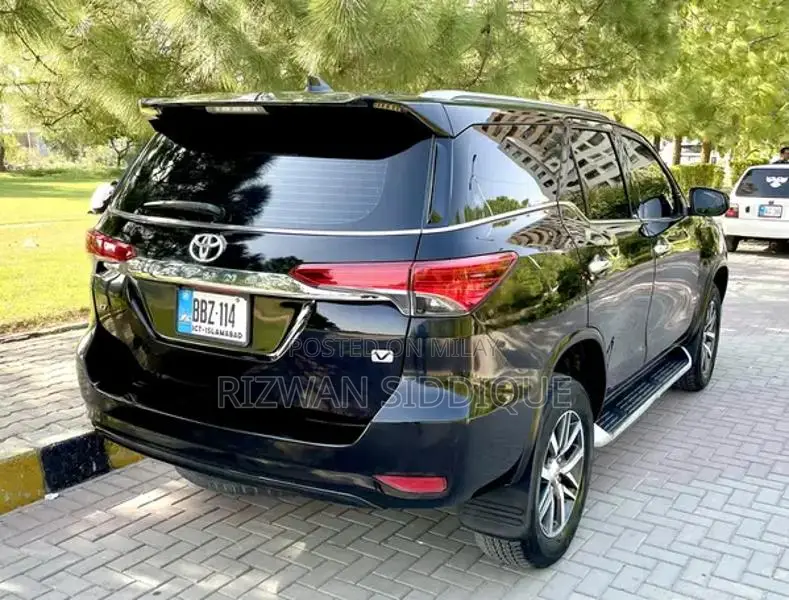 Fortunner V 2020 SUV - Well-Maintained Vehicle