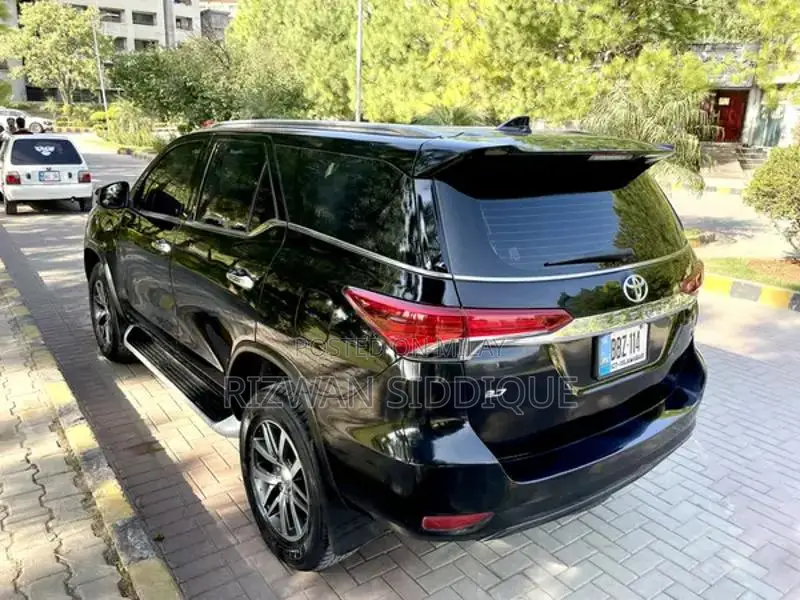 Fortunner V 2020 SUV - Well-Maintained Vehicle