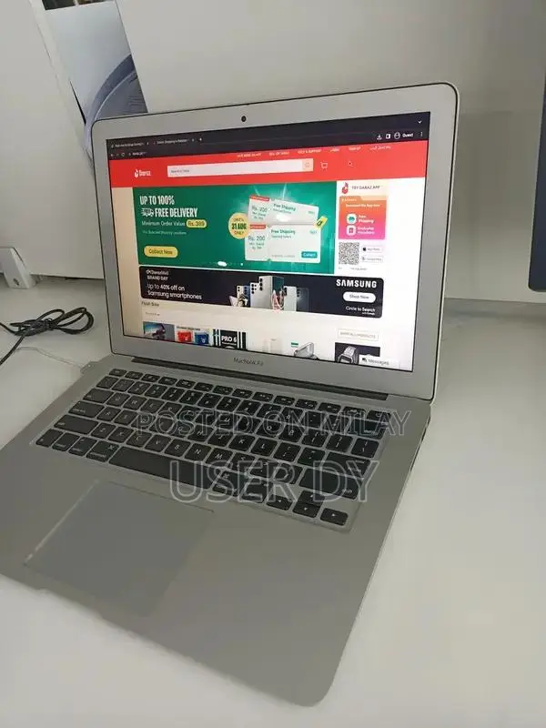 Apple MacBook Air 13-inch 2015 - Intel Core i5, 128GB SSD