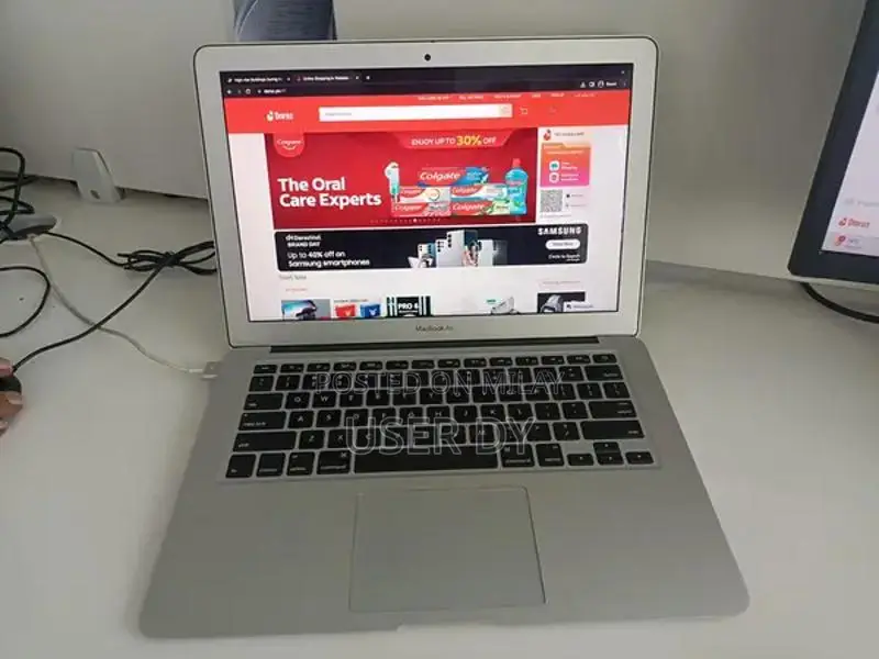 Apple MacBook Air 13-inch 2015 - Intel Core i5, 128GB SSD