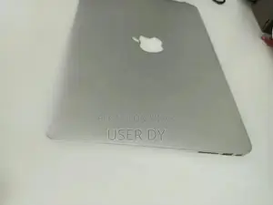 Apple MacBook Air 13-inch 2015 - Intel Core i5, 128GB SSD