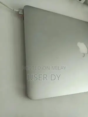 Apple MacBook Air 13-inch 2015 - Intel Core i5, 128GB SSD