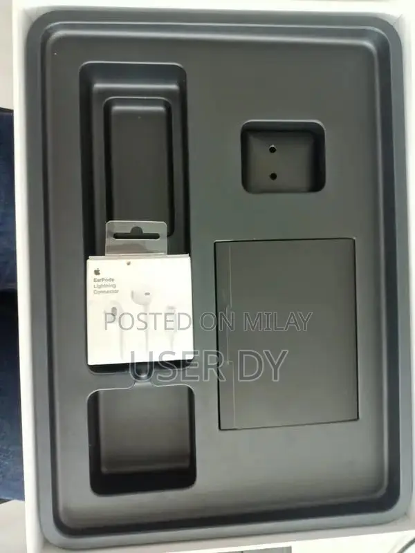 Apple MacBook Air 13-inch 2015 - Intel Core i5, 128GB SSD