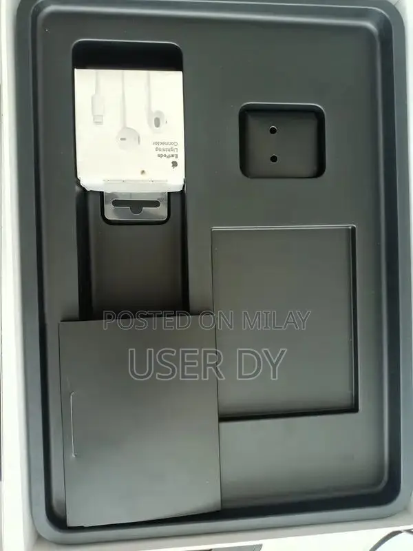 Apple MacBook Air 13-inch 2015 - Intel Core i5, 128GB SSD