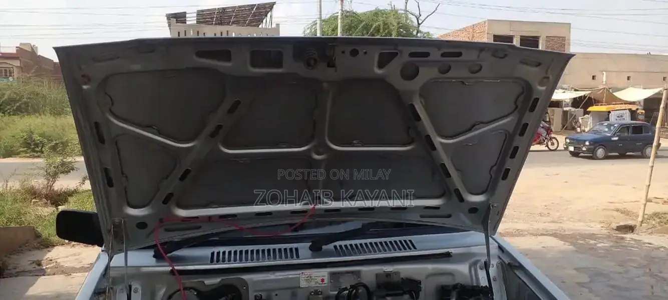 Suzuki Mehran VXR Compact City Car, Reliable Urban Transportation