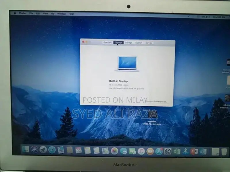 Apple MacBook Air - 8GB RAM, 121GB Flash Storage, Intel Graphics