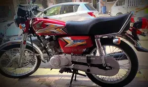 Photo - Honda 125cc Motorcycle - 2025 Model, Low Mileage