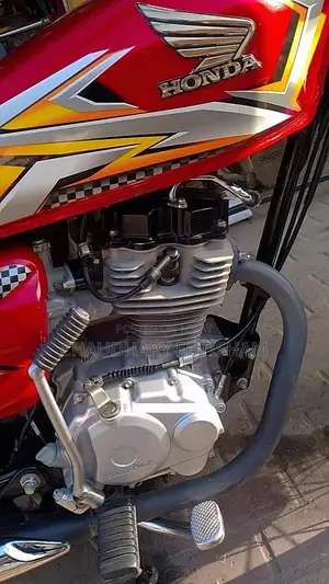 Honda 125cc Motorcycle - 2025 Model, Low Mileage