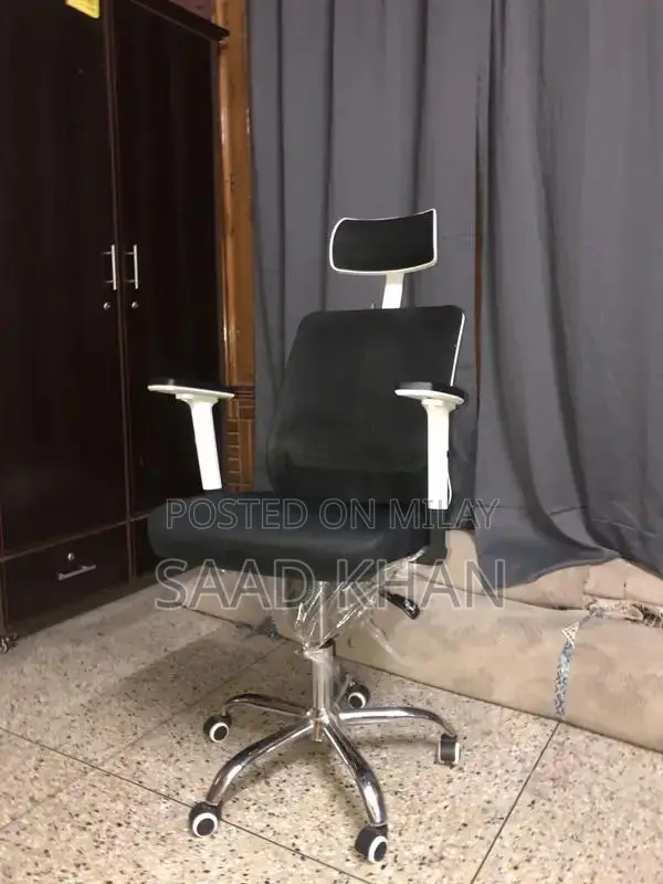 Ergonomic Gaming Chair with Massage Features