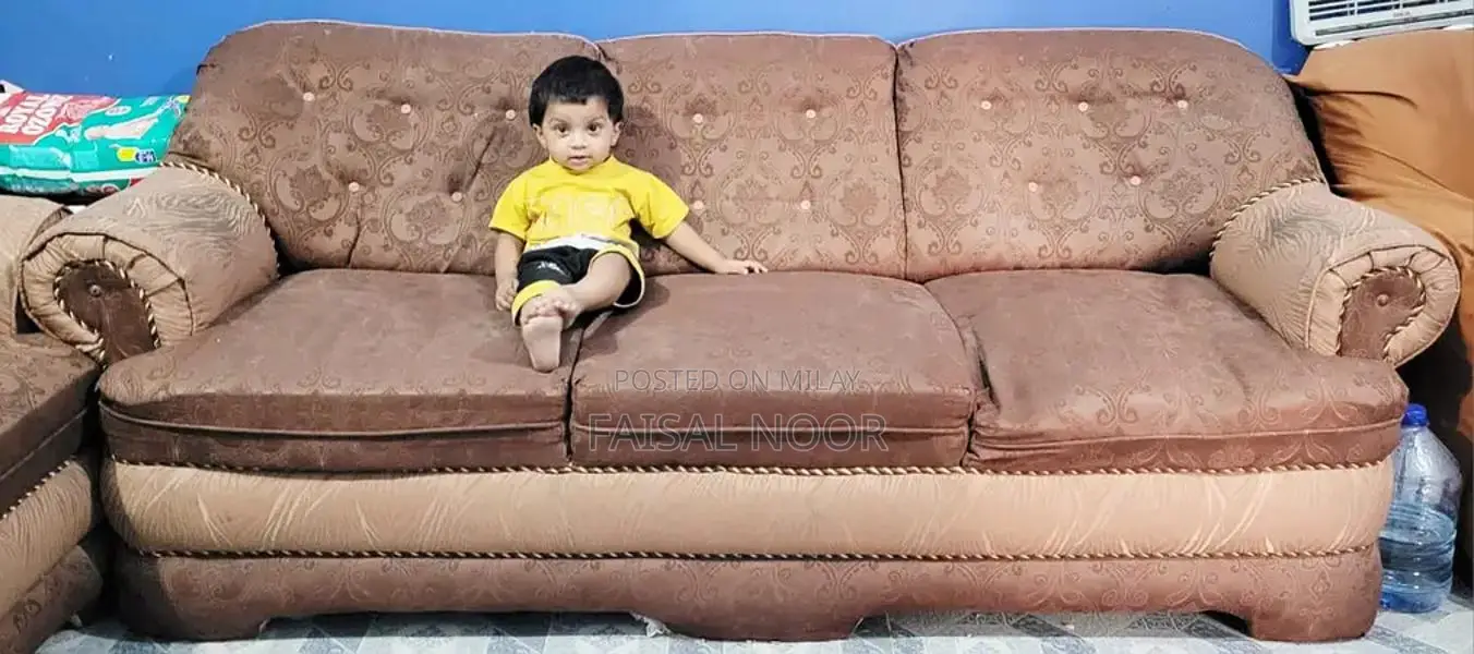 5-Seat Living Room Sofa Set in Excellent Condition