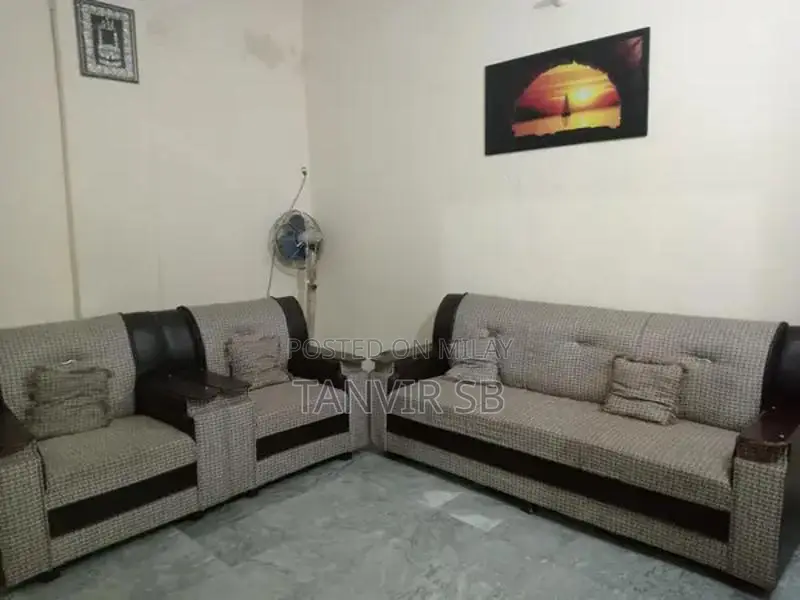 5 Seater Living Room Sofa in Good Condition