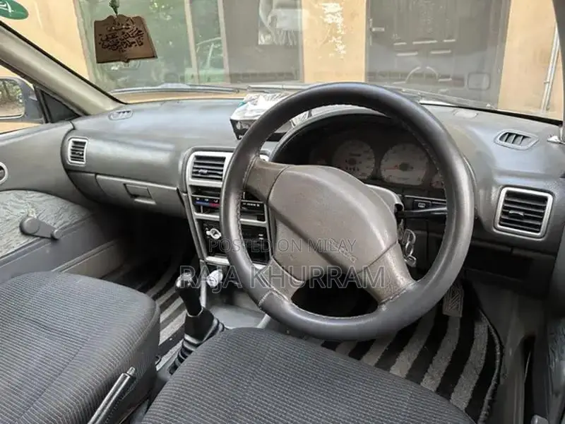 Suzuki Cultus 2015 Compact Sedan