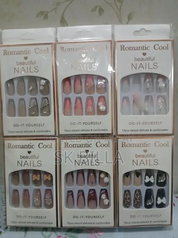 12-Pack Artificial Nail Set - Trendy Fashion Press-On Nails for Stylis