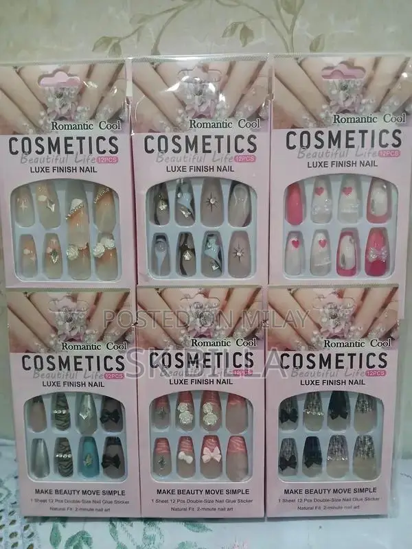 12-Pack Artificial Nail Set - Trendy Fashion Press-On Nails for Stylis