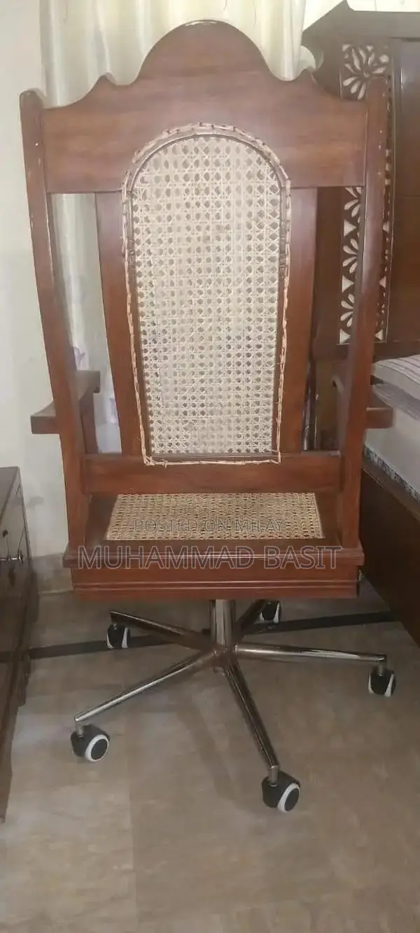 Adjustable Height Wooden Rolling Office Chair with Wheels