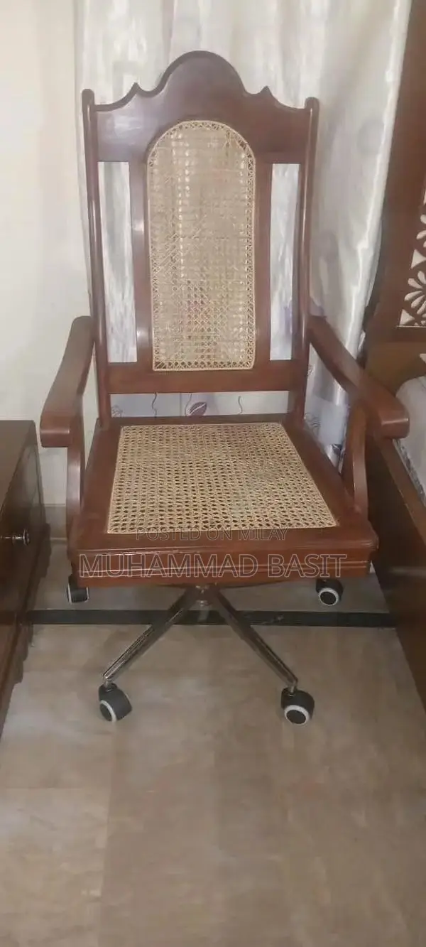 Adjustable Height Wooden Rolling Office Chair with Wheels