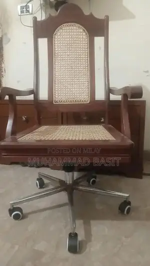 Adjustable Height Wooden Rolling Office Chair with Wheels