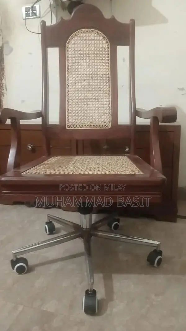 Adjustable Height Wooden Rolling Office Chair with Wheels