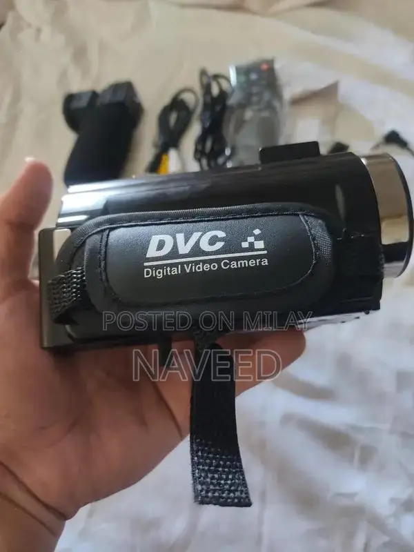 High-Definition Digital Handy Cam with Detachable Microphone