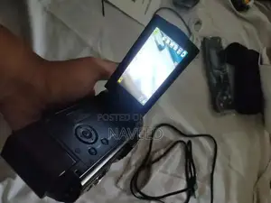 High-Definition Digital Handy Cam with Detachable Microphone