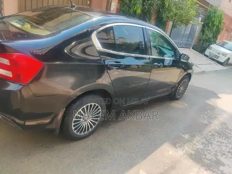 Honda City Aspire Sedan - Reliable Mid-Size Sedan