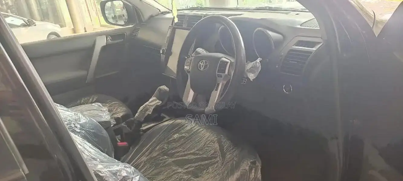 Toyota Land Cruiser Prado TX - Luxury SUV with Powerful Performance